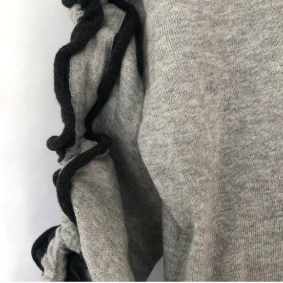 BCBGeneration Grey Cropped Sweater Sz S - Picture 11 of 11